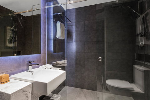 Gambaro Hotel - Accommodation Cairns 2