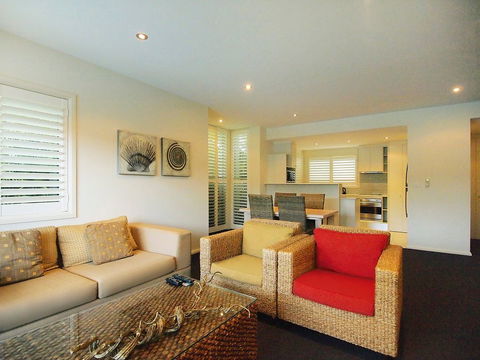 Oaks Pacific Blue Resort - Accommodation Cairns 2
