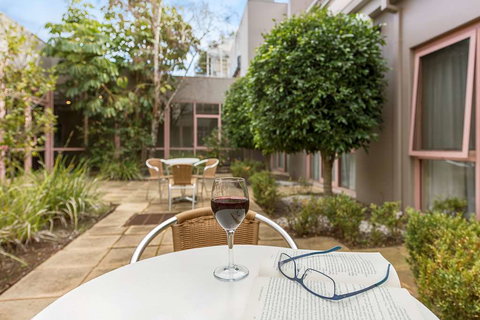 Kimberley Gardens Hotel, Serviced Apts - Accommodation Cairns 1