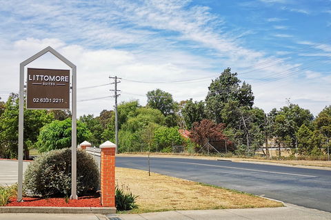 Governor Macquarie Motor Inn - Accommodation Cairns 2