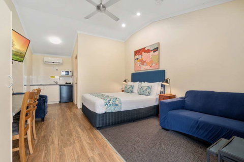 Caboolture Central Motor Inn, SureStay Collection - Accommodation Cairns 11