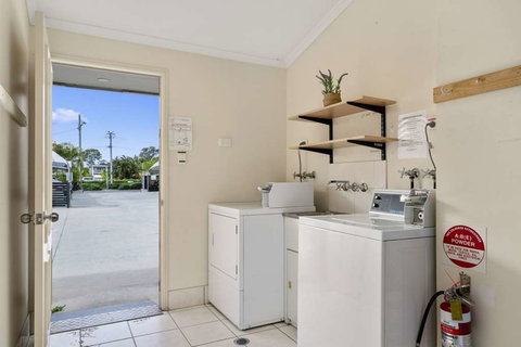Caboolture Central Motor Inn, SureStay Collection - Accommodation Cairns 17