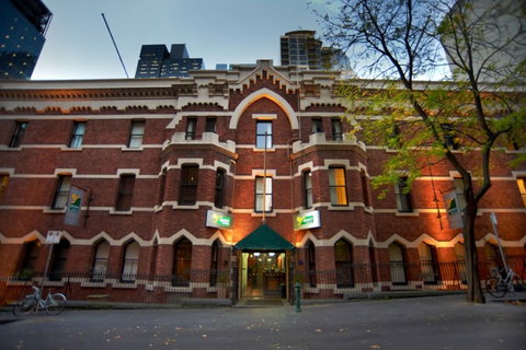 Gordon House Apartments - Accommodation Cairns 0