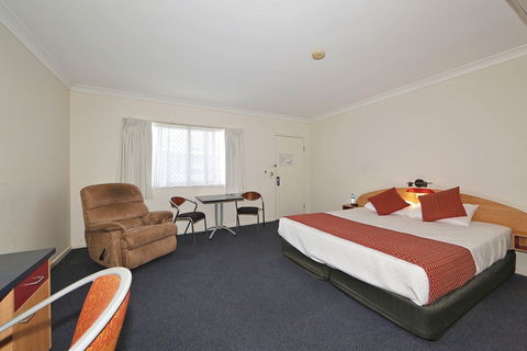 Boulevard Lodge - Accommodation Cairns 2