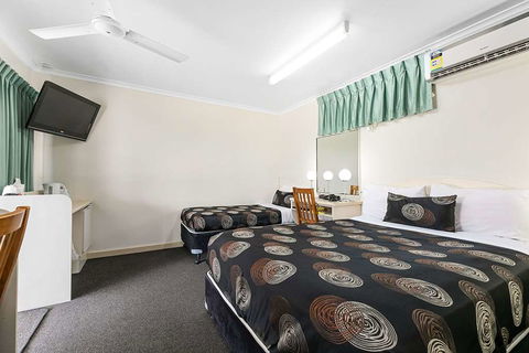 Econo Lodge Park Lane - Accommodation Cairns 1