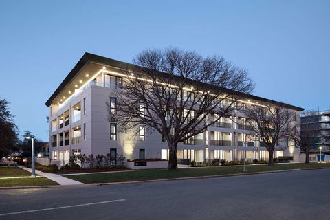 Knightsbridge Canberra - Accommodation Cairns 0