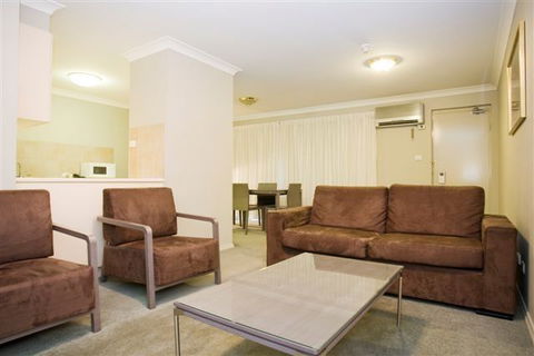 Pinnacle Apartments - Accommodation Cairns 2
