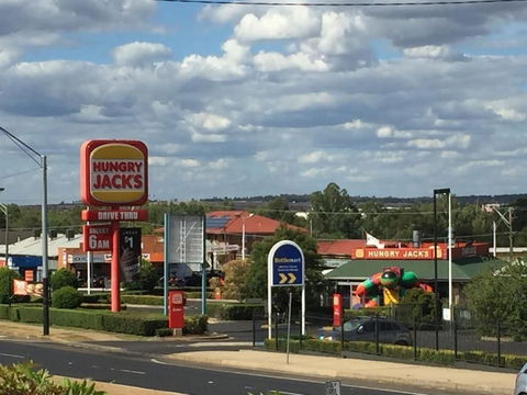 Across Country Motel & Svcd Apts - Accommodation Cairns 1