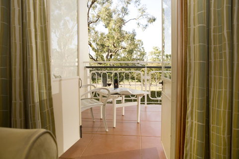 University House - ANU - Accommodation Cairns 5