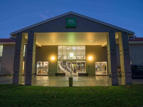 Ibis Styles Canberra - Accommodation Cairns 0