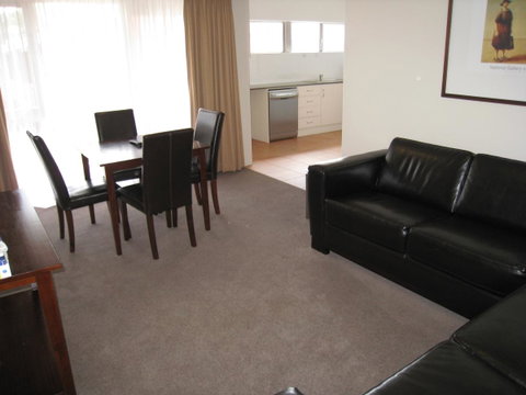 Forrest Hotel & Apartments - Accommodation Cairns 14
