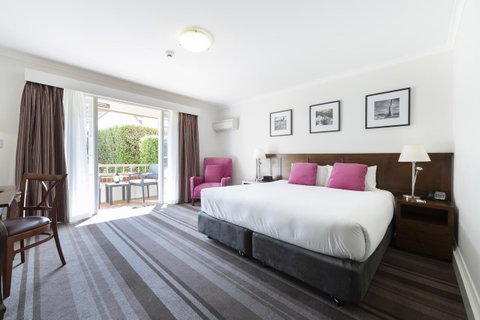Mercure Canberra - Accommodation Cairns 2
