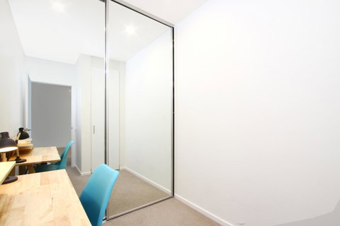 IQ Smart Apartments 704 Braddon ACT - Accommodation Cairns 1