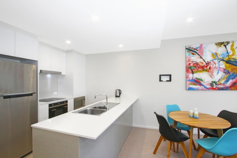 IQ Smart Apartments 704 Braddon ACT - Accommodation Cairns 3