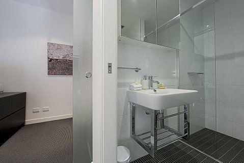 Mode 220 Braddon ACT - Accommodation Cairns 7