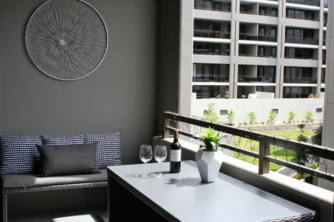 Modern Executive Apt@Barton*1BR*WiFi*Gym*Secure Parking*Canberra - Accommodation Cairns 2