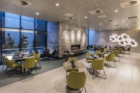 Deco Hotel Canberra - Accommodation Cairns 1