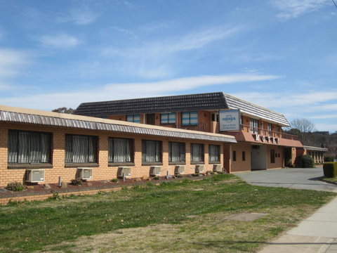 Canberra Lyneham Motor Inn - Accommodation Cairns 1