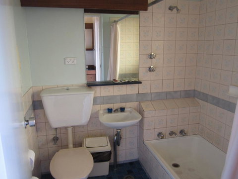Canberra Lyneham Motor Inn - Accommodation Cairns 9