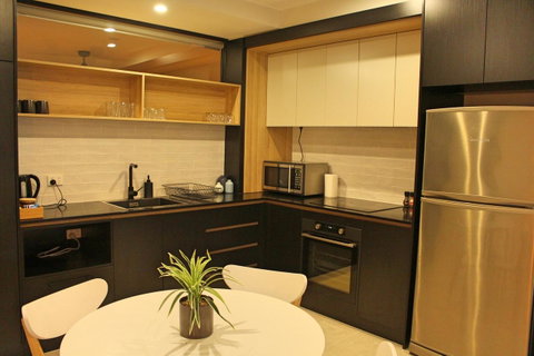 Stylish, Modern, Cute As A Button - Braddon CBD - Accommodation Cairns 0