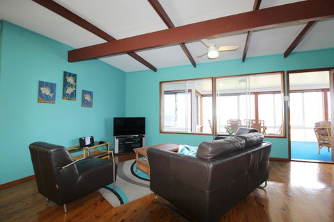 Bally High, 20 Dulconghi Street - Accommodation Cairns 14
