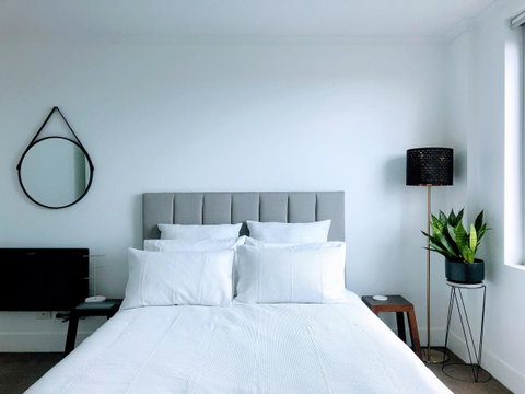 Staying Places - The Avenue - Accommodation Cairns 16