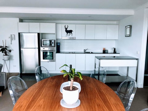 Staying Places - The Avenue - Accommodation Cairns 7