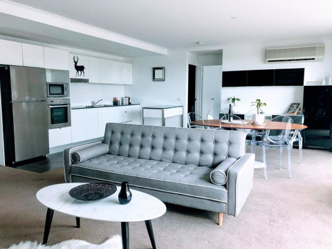 Staying Places - The Avenue - Accommodation Cairns 18