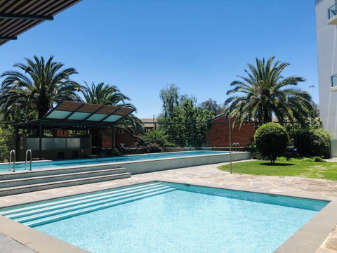 Staying Places - The Avenue - Accommodation Cairns 1