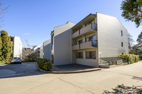 Accommodate Canberra - The Summit - Accommodation Cairns 2