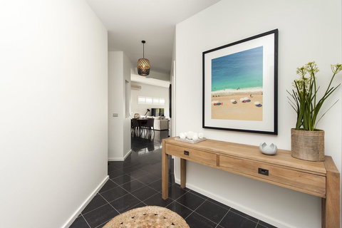 Mollymook Beachfront Penthouse 9 - Accommodation Cairns 7