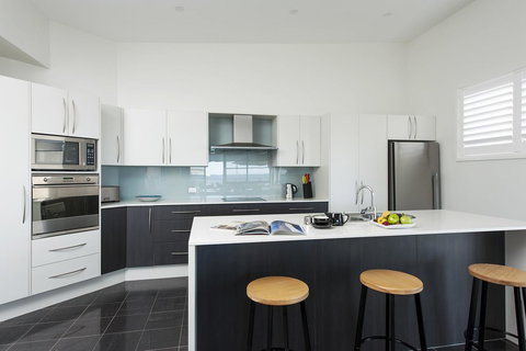 Mollymook Beachfront Penthouse 9 - Accommodation Cairns 4