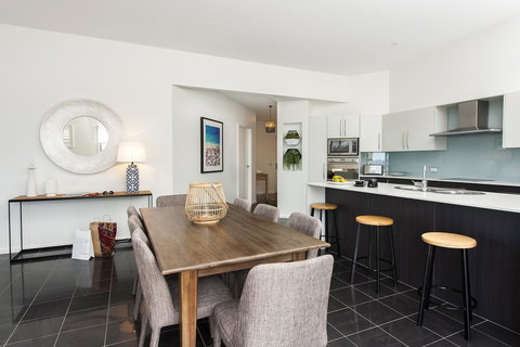 Mollymook Beachfront Penthouse 9 - Accommodation Cairns 5