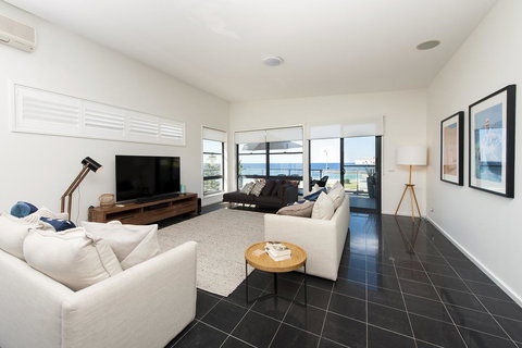 Mollymook Beachfront Penthouse 9 - Accommodation Cairns 1