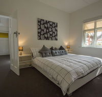 Cowan Street Bungalow - Accommodation Cairns