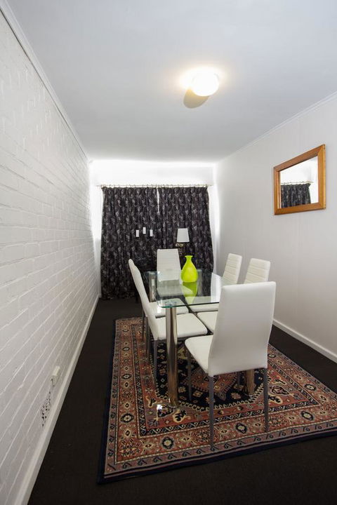 Cowan Street Bungalow - Accommodation Cairns 12