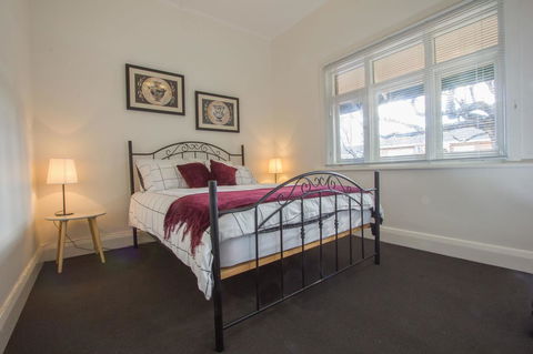 Cowan Street Bungalow - Accommodation Cairns 4