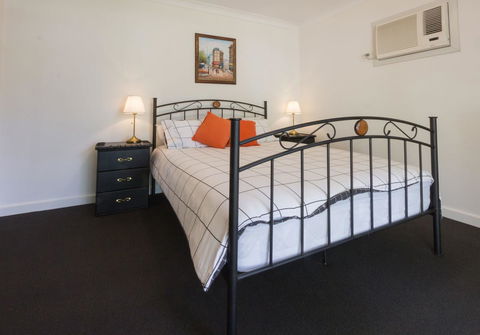 Cowan Street Bungalow - Accommodation Cairns 5