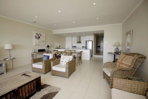 Wallaroo Marina Apartments - Accommodation Cairns 5