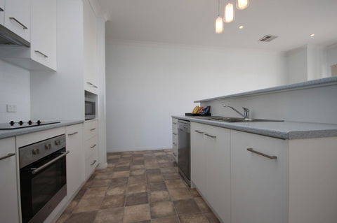 Wallaroo Marina Apartments - Accommodation Cairns 24
