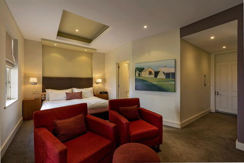 The Louise - Accommodation Cairns 36