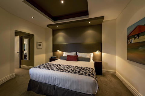 The Louise - Accommodation Cairns 12