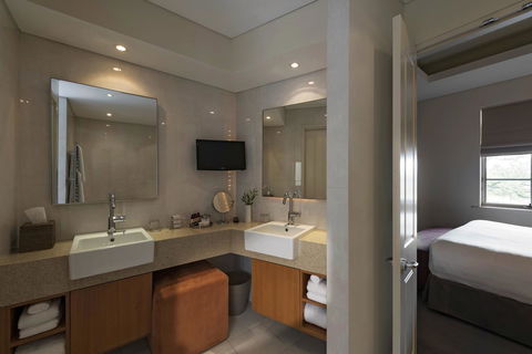 The Louise - Accommodation Cairns 17