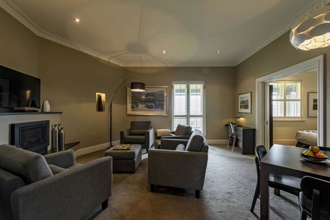 The Louise - Accommodation Cairns 8