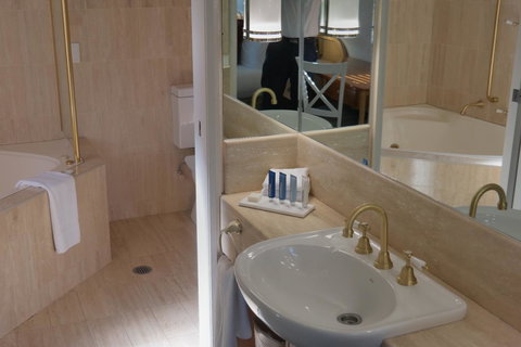 Pacific Bay Resort - Accommodation Cairns 1