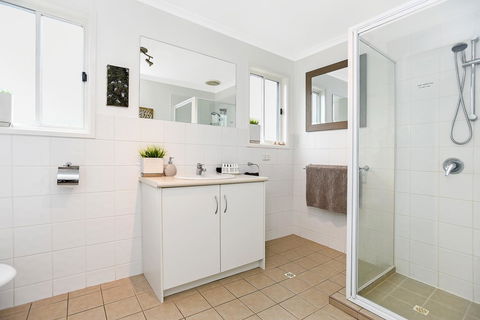Ainslie Roberts Drive Retreat - Accommodation Cairns 5