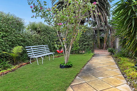 Ainslie Roberts Drive Retreat - Accommodation Cairns 16
