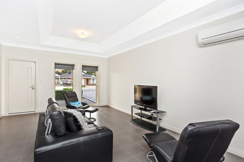 'The Hidden Diamond' - Normanville - Accommodation Cairns 13