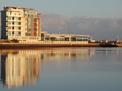 Wallaroo Marina Luxury Apartment - Accommodation Cairns 3