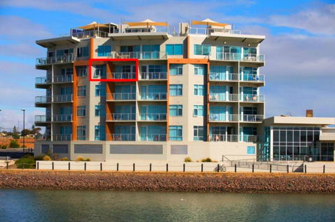 Wallaroo Marina Luxury Apartment - Accommodation Cairns 0